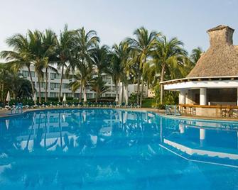 One or Two Bedroom Suite with kitchen by Vidanta - Acapulco - Pool