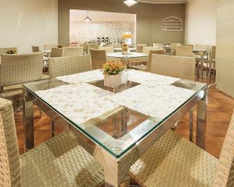 Hotel Recreio Dos Bandeirantes - Sertãozinho - Ресторан