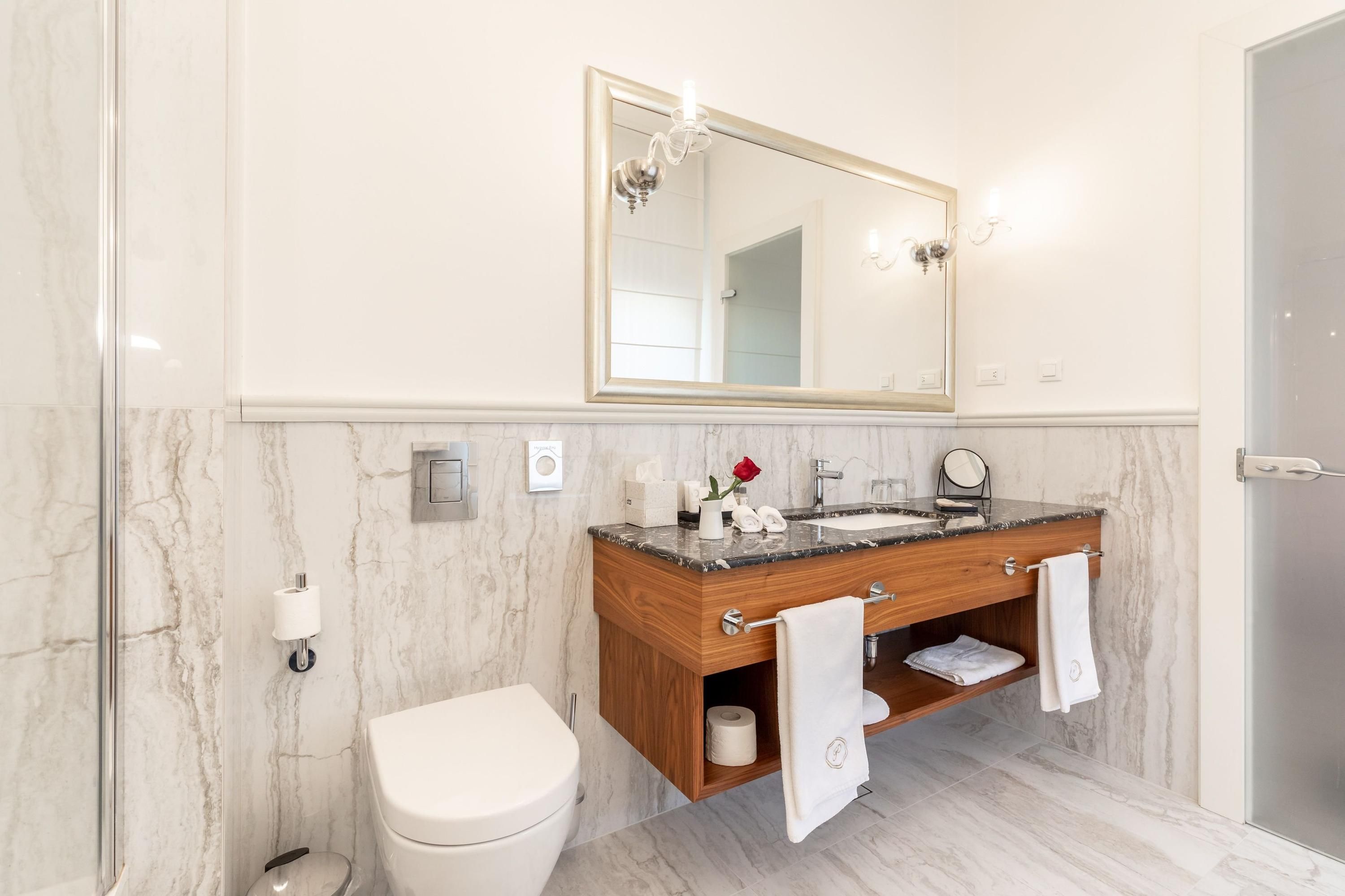 Bathroom view of Hotel Le Premier