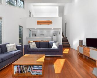Boathouse 1 Hyams Beach - Hyams Beach - Living room