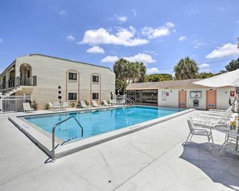 Cheery Condo with Pool Access 3 Miles to Beach! - Iona - Piscina