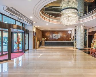 Holiday Inn Express Beijing Wangjing Center by IHG - Beijing - Lobby