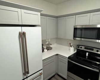 Modern 3 bed condo in heart of Riverton - Riverton - Cocina