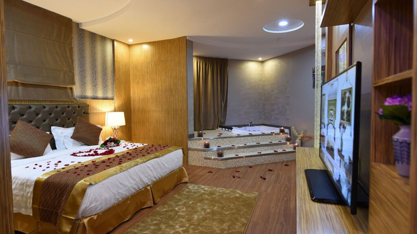 Clemence Hotel Suites