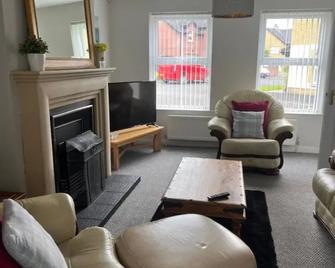 Portrush - 3 Bed - 2 Bath - Parking - Pet Friendly - Portrush - Wohnzimmer