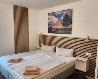 Hotel Weinert - Neubrandenburg - Schlafzimmer