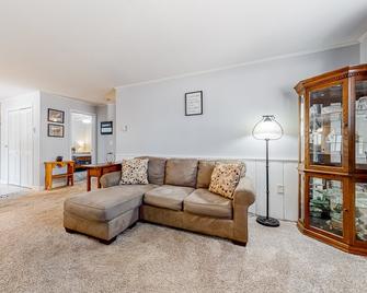 Downtown Beauty - Unit 1 - Conway - Living room