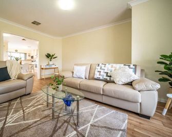 Captivating in Camden2BR ︎Wifi︎Parking - Camden Park - Sala de estar