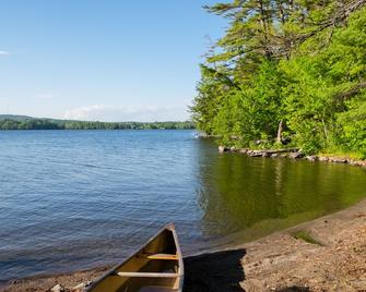 Judy's Cabin- Rustic on Lake Damariscotta with a private beach - Jefferson - Playa