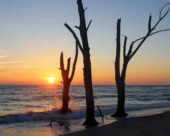 Bow-Tie Suite - Englewood - Beach