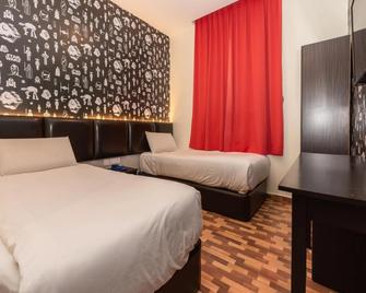 Gold City Hotel - Malacca - Bedroom