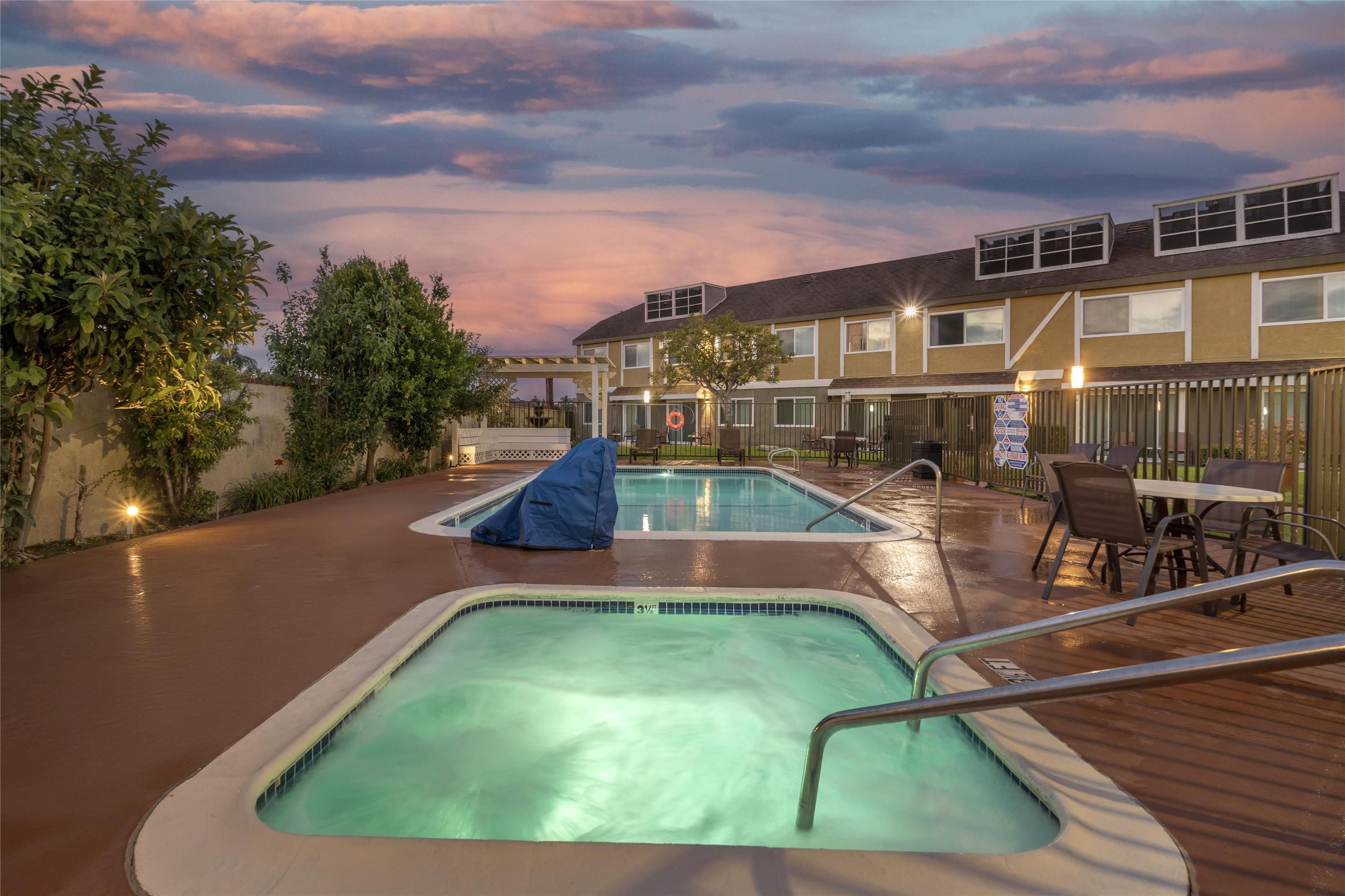 Best Western Westminster Inn - Westminster - Piscina