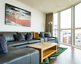 Gunwharf Quays Apartments - Portsmouth - Wohnzimmer