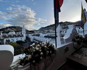 Hotel Plaza Grande - Quito - Balkon