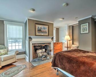 Historic Bradford Home - 8 Mi to Mount Sunapee! - Bradford - Bedroom