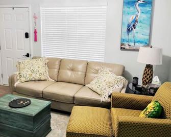 Best Location Quiet Cottage Pets Kitchen - Tallahassee - Living room