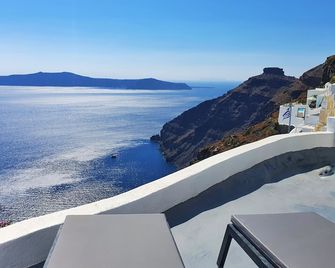 Karpimo Scenery - Firostefani - Balkon