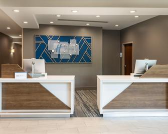Holiday Inn Express Miami Airport-Blue Lagoon Area By IHG - Miami - Front desk