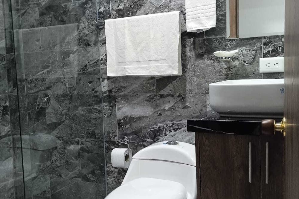Hotel + Arte - Quito - Bathroom