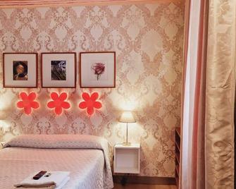 Casa de Huespedes Dolce Vita - Madrid - Chambre