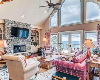 Eagles View - Gorgeous Mountain Views Luxury Interiors Telescope Library - Dawsonville - Sala de estar