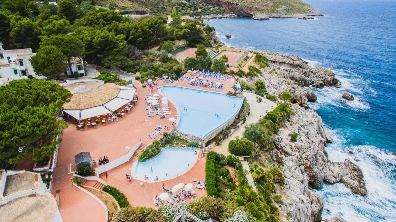 Calampiso Resort
