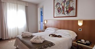 Hotel Principe di Piemonte - Rimini - Schlafzimmer