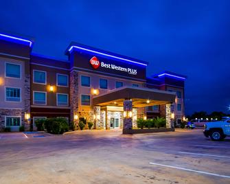 Best Western PLUS Dilley Inn & Suites - Dilley - Gebouw