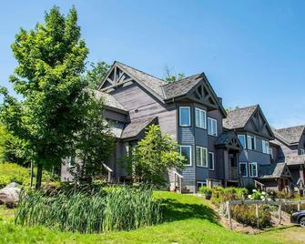 Ski in/Ski out 2 Bedroom Directly on Grammy Jay Run - Jay - Building