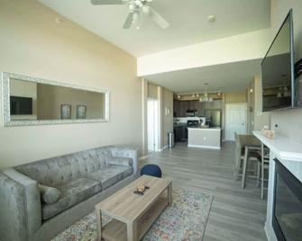 Top Floor Sanctuary at Dove Valley - Parker - Living room
