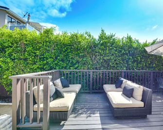 Serene San Diego Retreat w/ Deck - Walk to Bay! - サンディエゴ - バルコニー