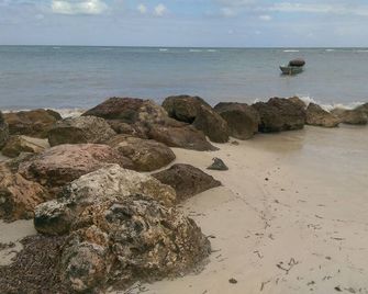 SaltAire Bungalow Rose Hall 10 Mins Hike to Beach - Montego Bay - Platja