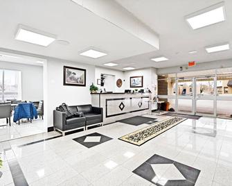 Niagara Lodge & Suites - Niagara Falls - Lobby