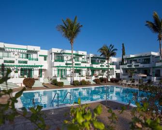Nazaret Apartments - Costa Teguise - Pool