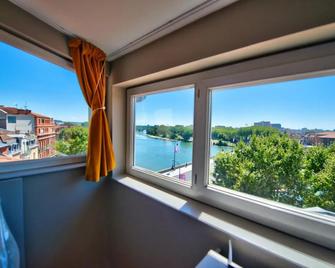 Hôtel des Beaux-Arts Toulouse - Toulouse - Balcón