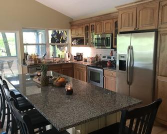 Falls of Rough Home with a View - Falls of Rough - Cocina