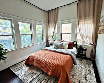 Victorian Vibes - Downtown Delight - Sacramento
