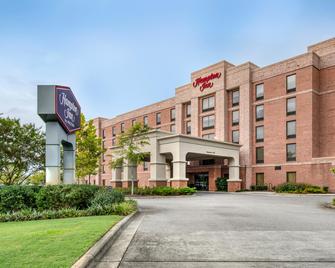 Hampton Inn Wilmington-University Area/Smith Creek Station - Wilmington - Building