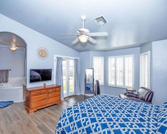 Roomy, Quiet and Central Home - Yuma - Bedroom