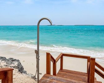 Beachfront Luxe 6br+2br Guest House, Pool - Rokers Point Settlement - Playa