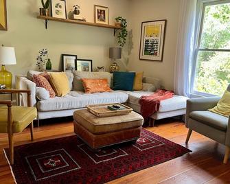 A Gem of a House by the River near Chapel Hill - Pittsboro - Sala de estar
