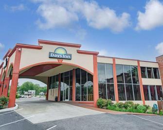 Days Inn by Wyndham Kansas City - Kansas City - Building