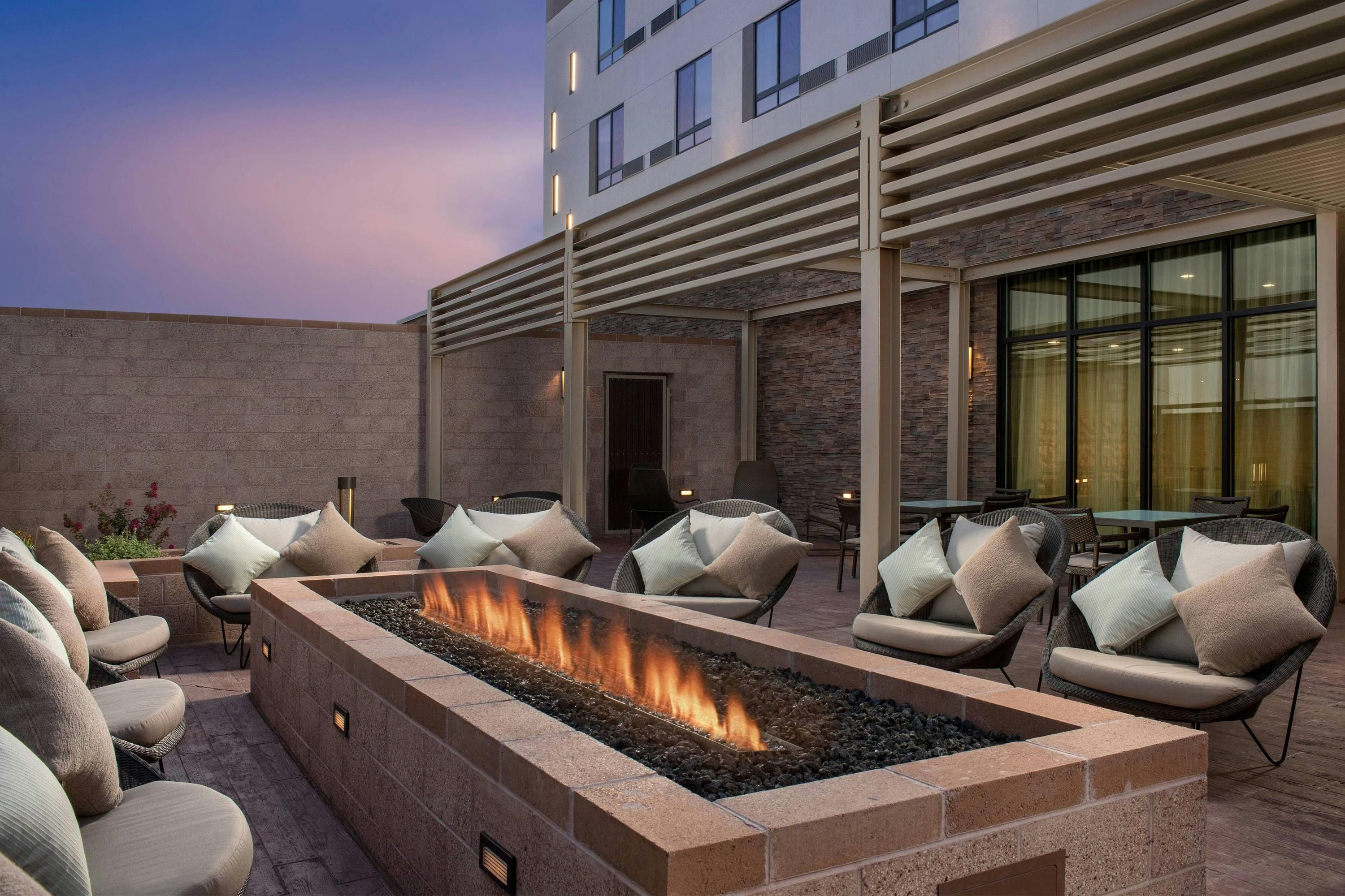 Courtyard by Marriott Las Cruces at NMSU - לאס קרוסס - פטיו