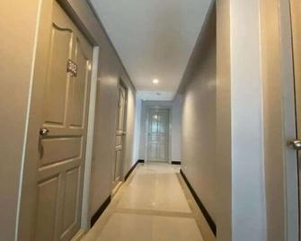 White Sand Phuket Residence - Ko Kaeo - Flur