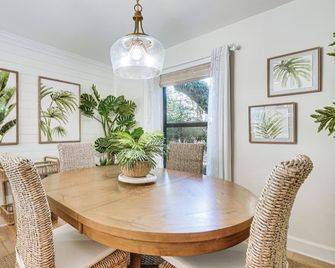 Luxe Tropical Resort Escape - Beaches Nearby! - Seabrook Island - Dining room