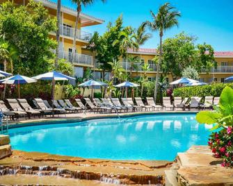 貴族之家拉培亞海灘高爾夫度假酒店 - 那不勒斯 - 拿坡里 - 游泳池