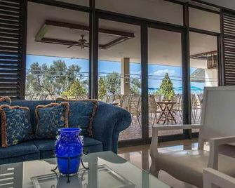 Palmariva Beach Hotel - ארטריה - סלון