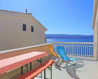 Apartments with parking space Stanici, Omis - 2818 - Omiš - Balcony