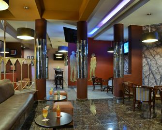Cresta Oasis Hotel - הררה - מסעדה