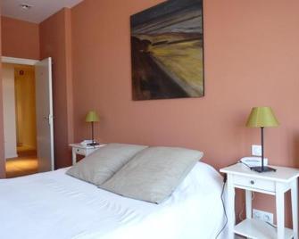 Hotel Restaurant Les Tourelles - Le Crotoy - Bedroom